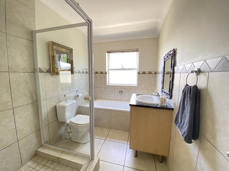 To Let 3 Bedroom Property for Rent in Somerset West Western Cape